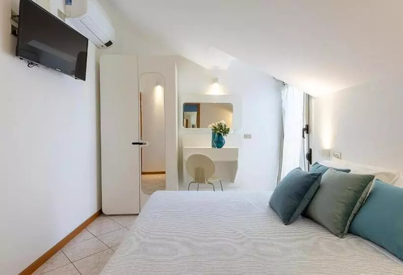 ホテル Adriatica Con Piscina