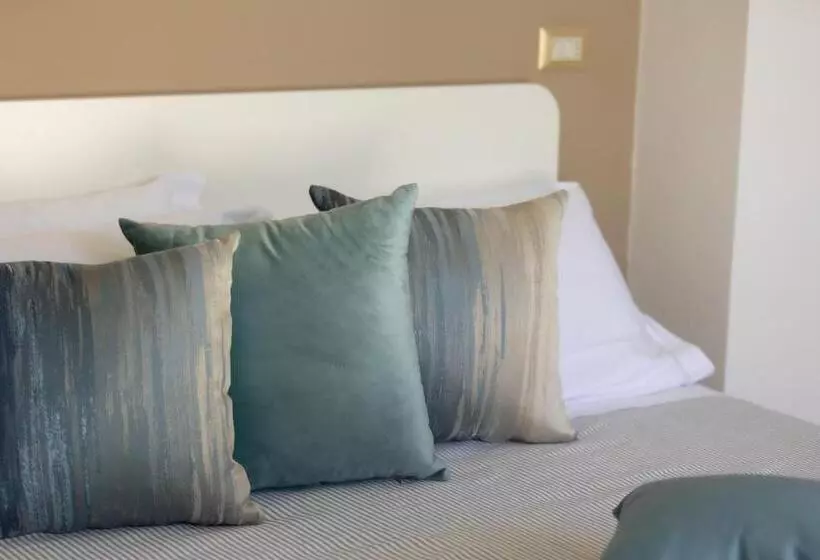 ホテル Adriatica Con Piscina