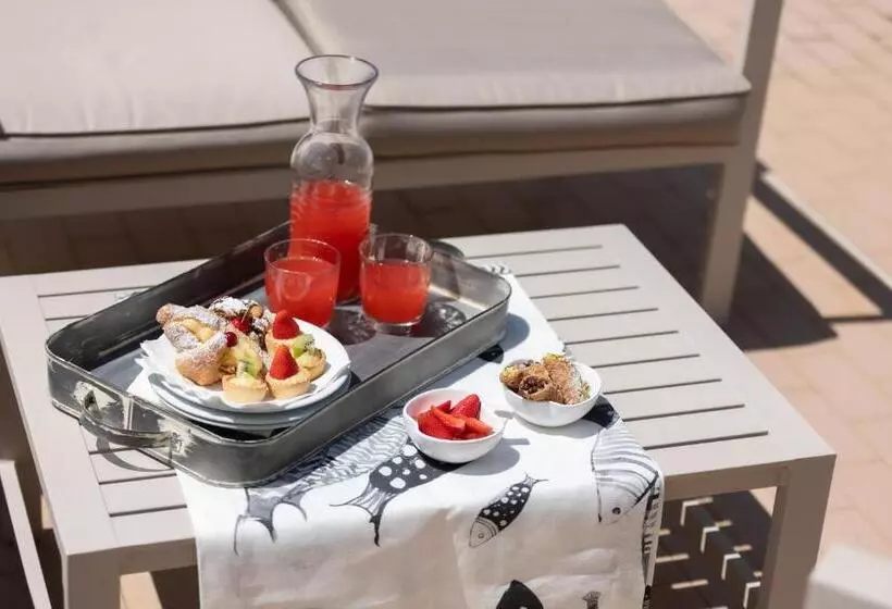 ホテル Adriatica Con Piscina