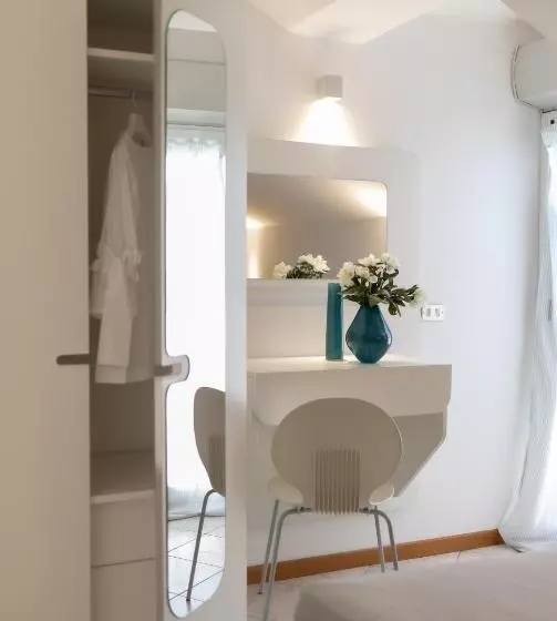 ホテル Adriatica Con Piscina