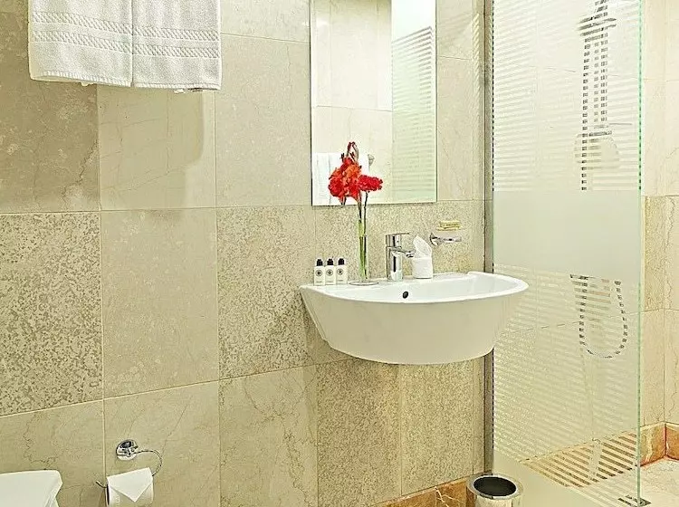 Hotelli Al Thuria Grand