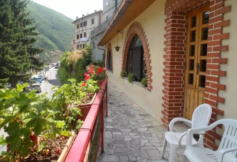 Hotelli Grotta Dei Colombi