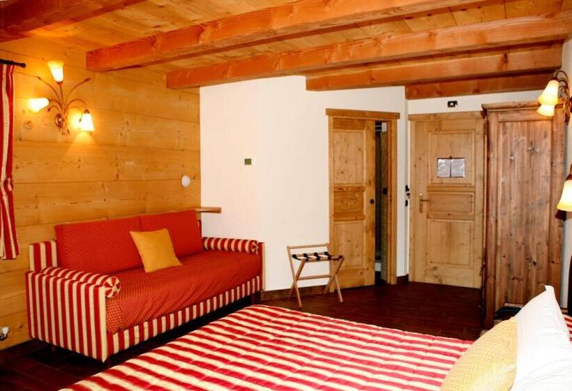 Отель Les Combes