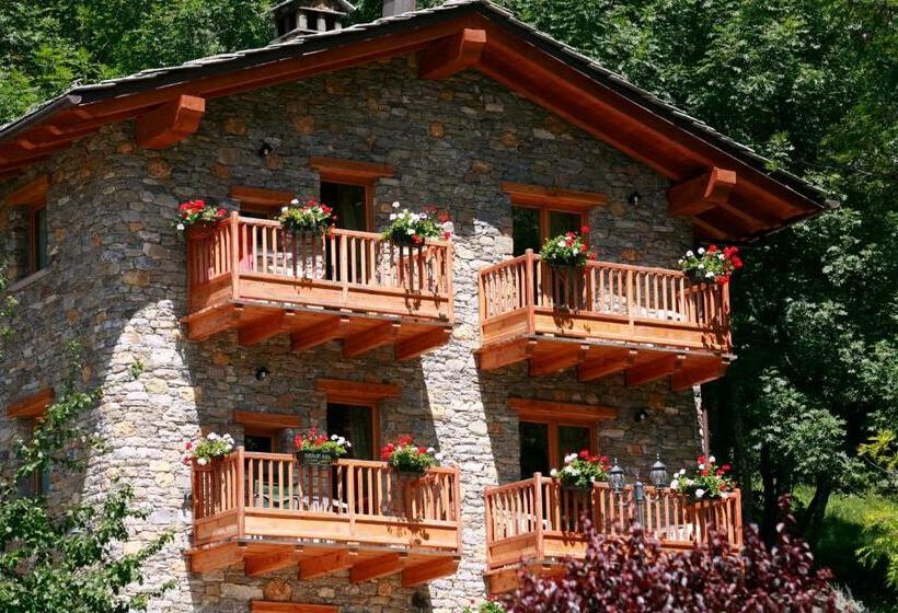 Отель Les Combes