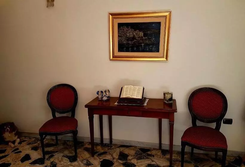 ホテル Scalinatella