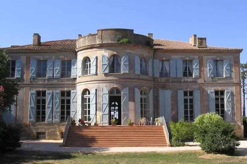 تختخواب و صبحانه Château De Clermontsavès