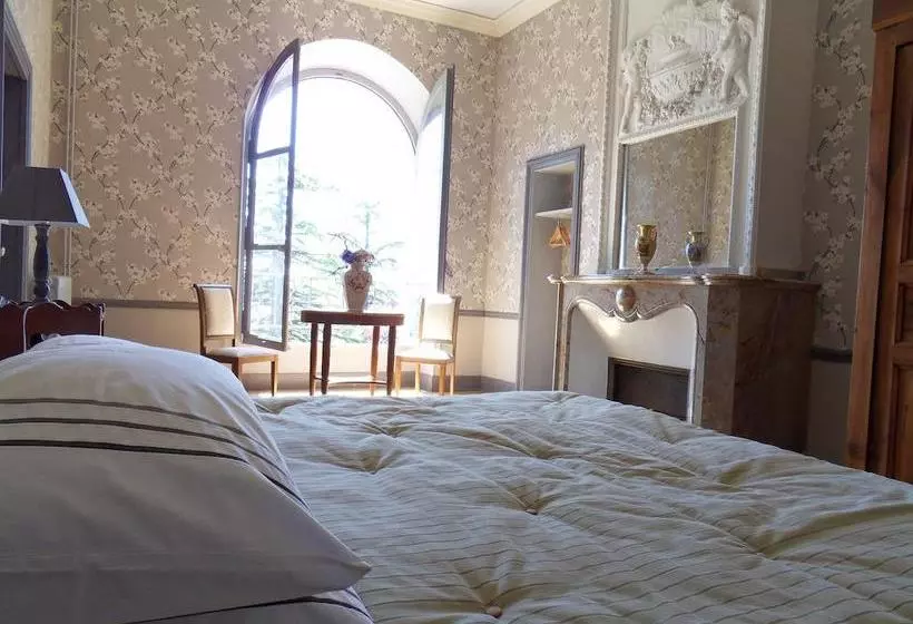 تختخواب و صبحانه Château De Clermontsavès