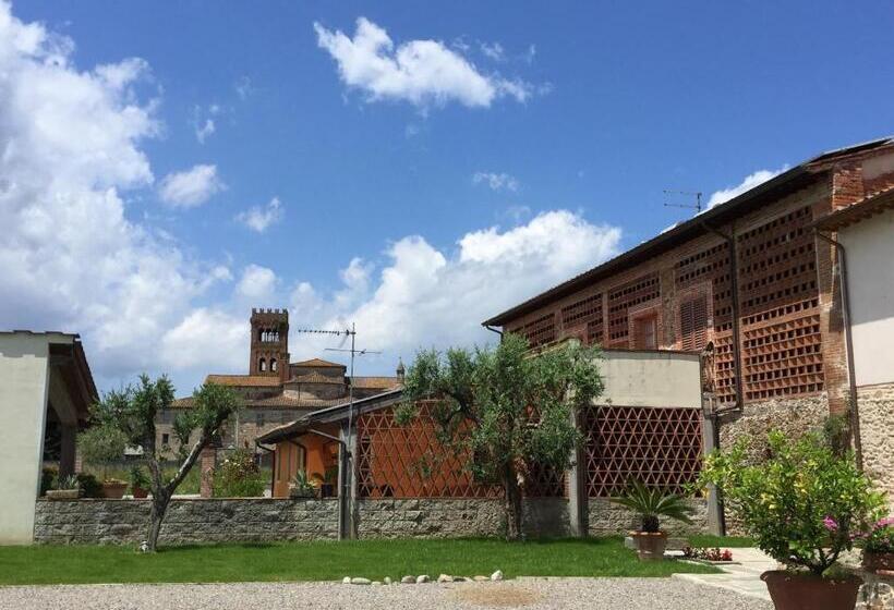 تختخواب و صبحانه Corte Capitani