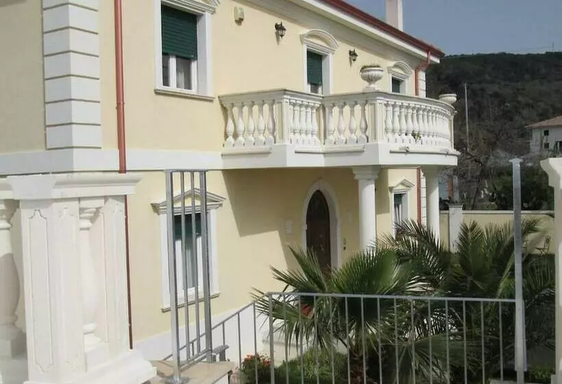Aamiaismajoitus (B&B) Villa Elisa