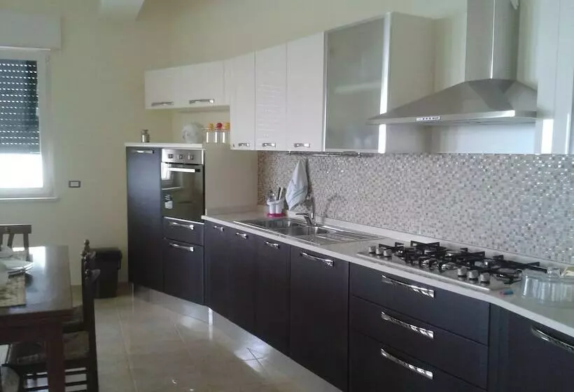 Aamiaismajoitus (B&B) Villa Elisa