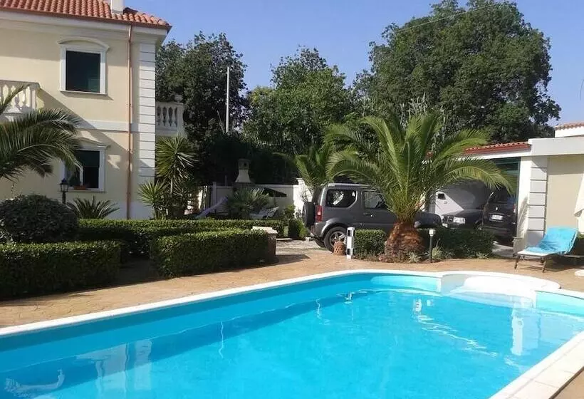 Aamiaismajoitus (B&B) Villa Elisa