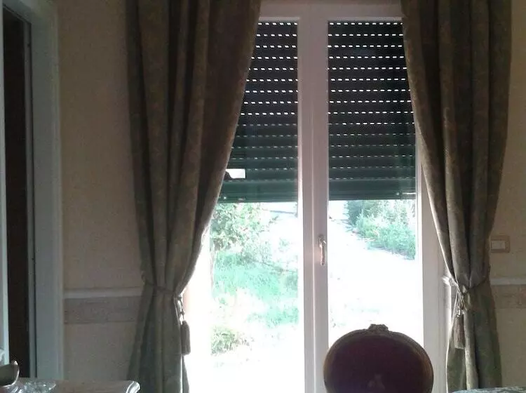 Aamiaismajoitus (B&B) Villa Elisa