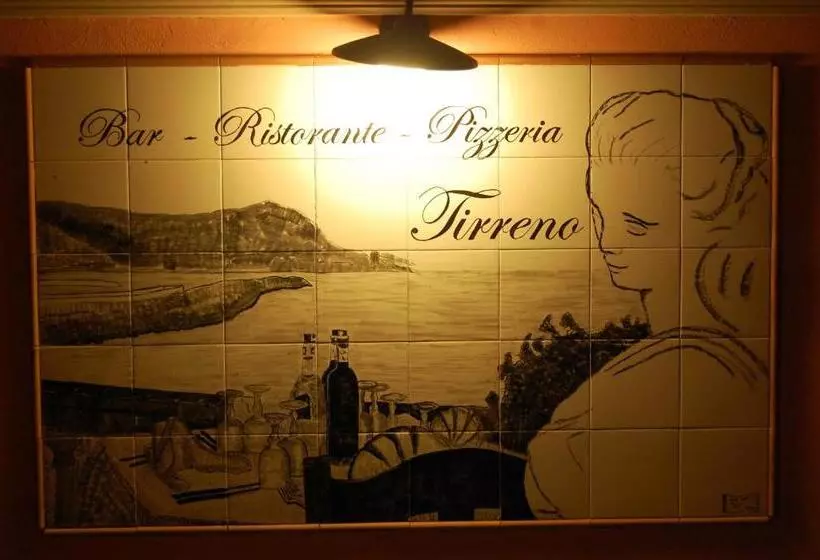 Hotelli Albergo Tirreno