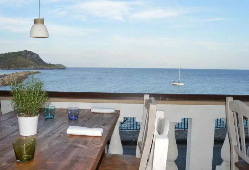 Hotelli Albergo Tirreno