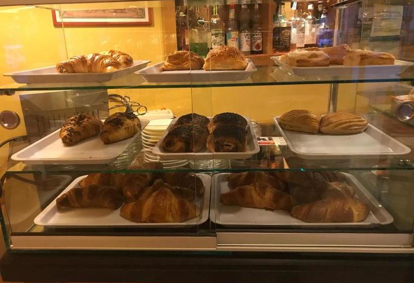 Отель Borgonuovo