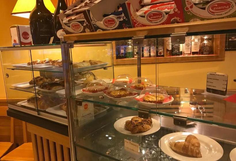 Отель Borgonuovo