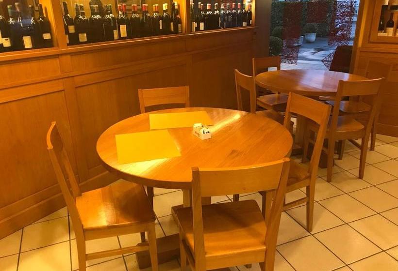 Отель Borgonuovo