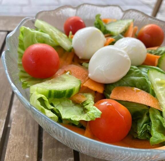 هتل Rondinella E Viola