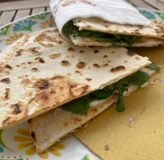 هتل Rondinella E Viola