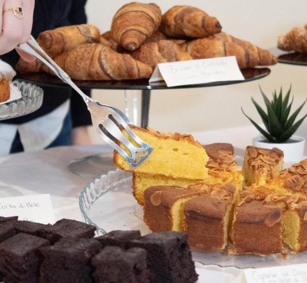 هتل Rondinella E Viola