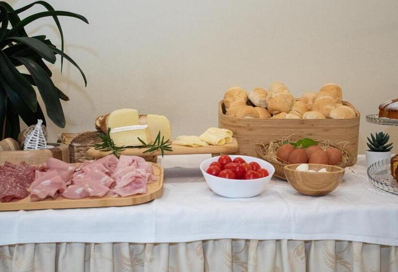 هتل Rondinella E Viola