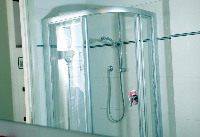 تختخواب و صبحانه Il Sipario