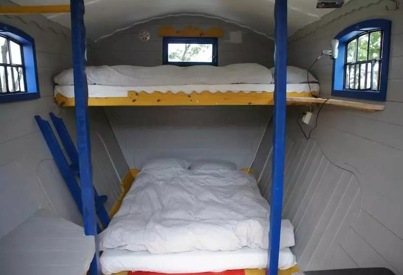 ベッドアンドブレックファースト L Vagabond