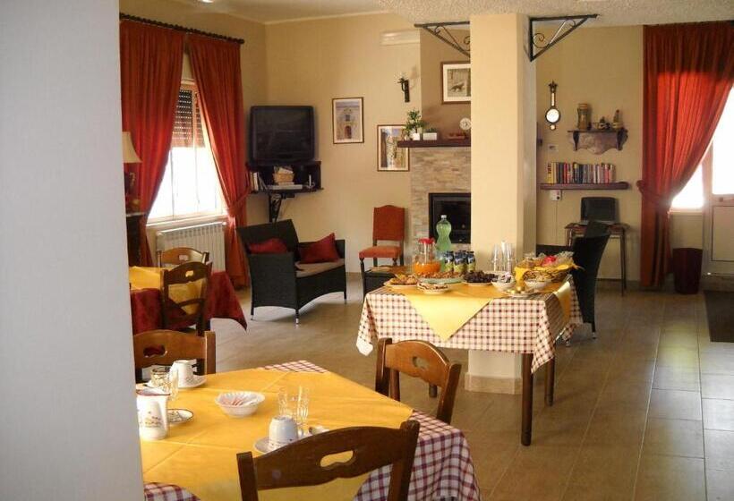 تختخواب و صبحانه La Regina Di Adrano