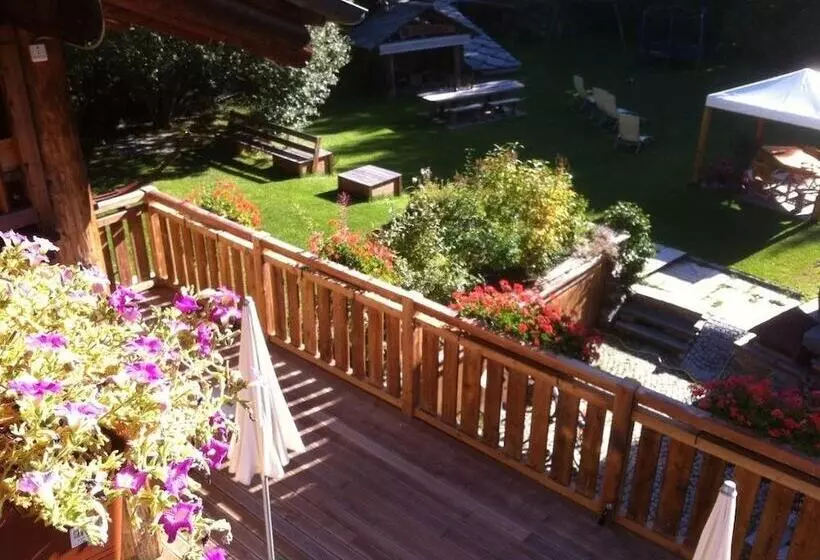 Aamiaismajoitus (B&B) Les Trompeurs Chez Odette