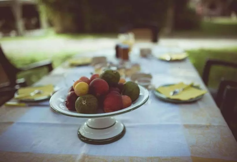 Aamiaismajoitus (B&B) Masseria Perronello Country House