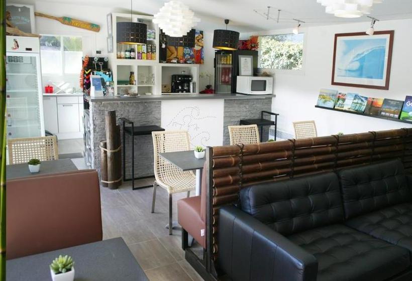 تختخواب و صبحانه Ohana Lodge