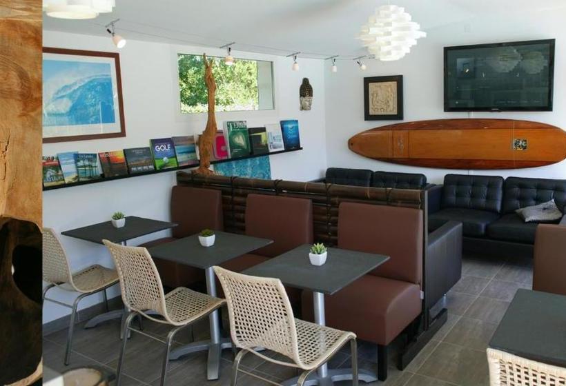 تختخواب و صبحانه Ohana Lodge