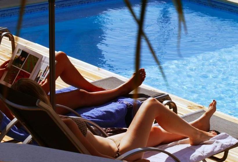 تختخواب و صبحانه Ohana Lodge