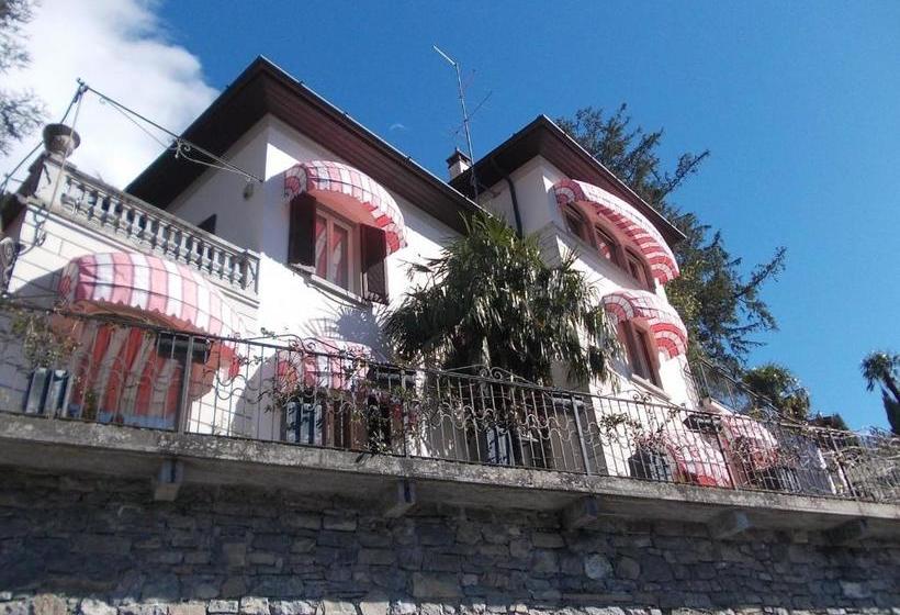 تختخواب و صبحانه Villa Varenna