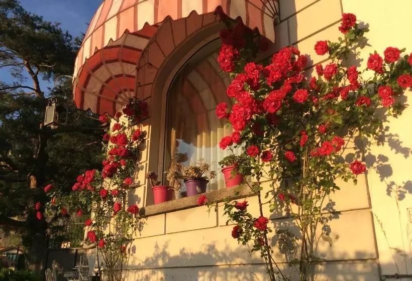 ベッドアンドブレックファースト Villa Varenna