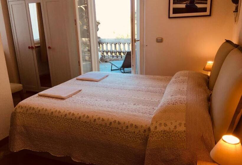 تختخواب و صبحانه Villa Varenna