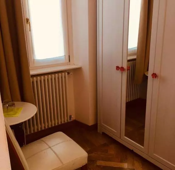 ベッドアンドブレックファースト Villa Varenna