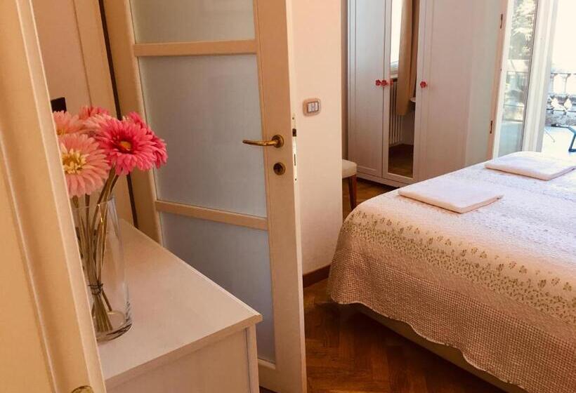 تختخواب و صبحانه Villa Varenna