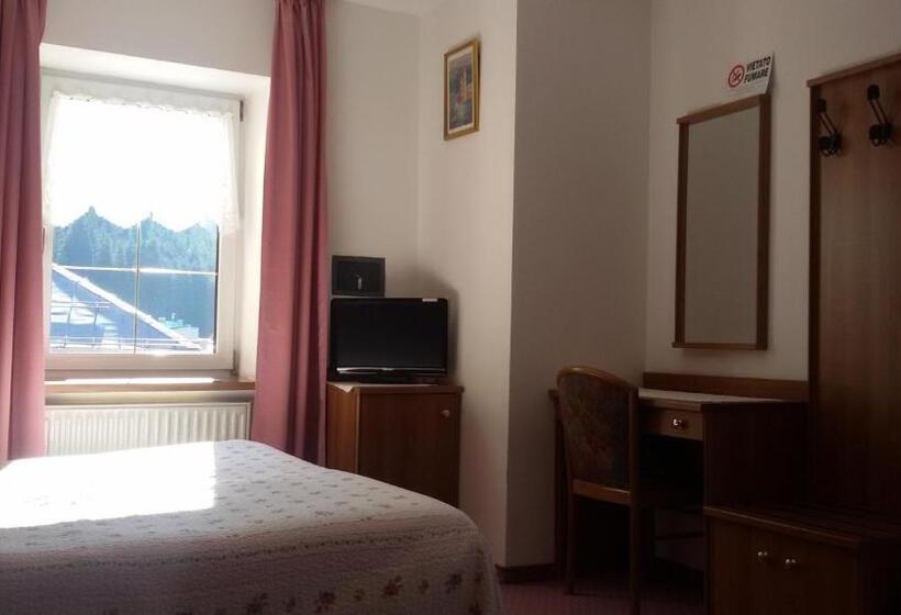 בית מלון כפרי Albergo Alpino