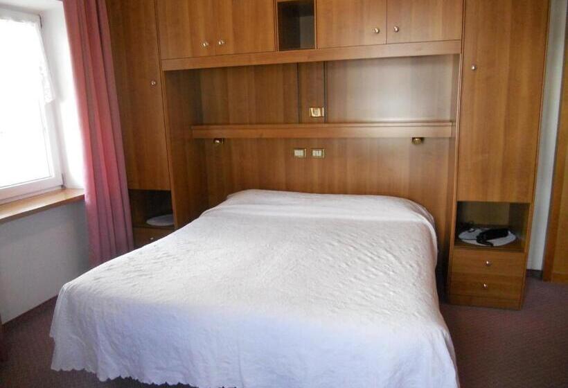 בית מלון כפרי Albergo Alpino