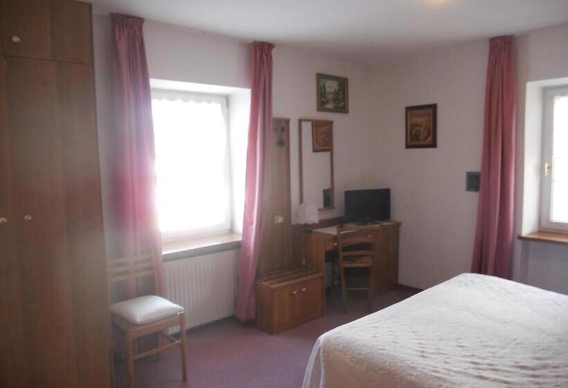 בית מלון כפרי Albergo Alpino