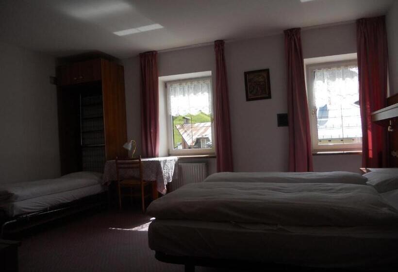 בית מלון כפרי Albergo Alpino