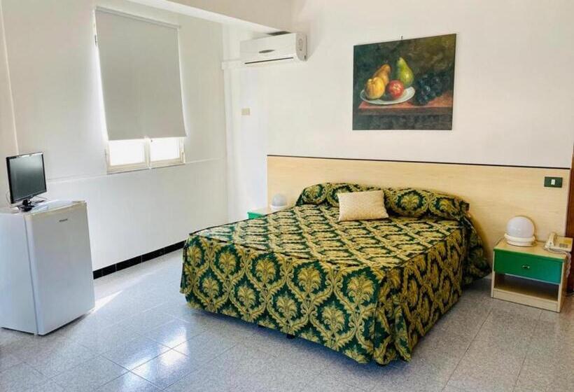 Отель Franco Il Conte