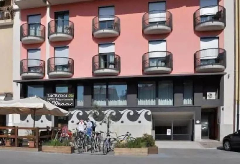 Lacroma Bio Hotel & Apartments