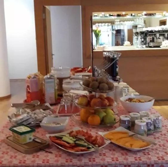 Lacroma Bio Hotel & Apartments