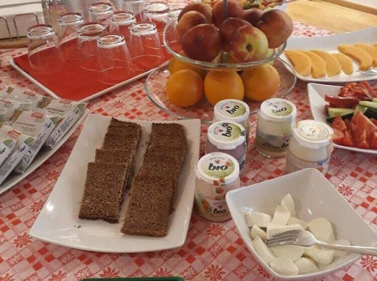 Lacroma Bio Hotel & Apartments