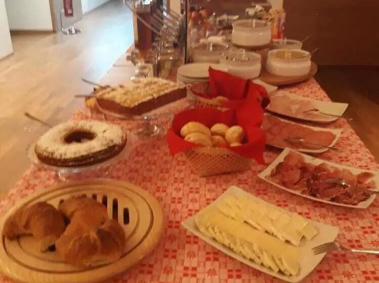 Lacroma Bio Hotel & Apartments