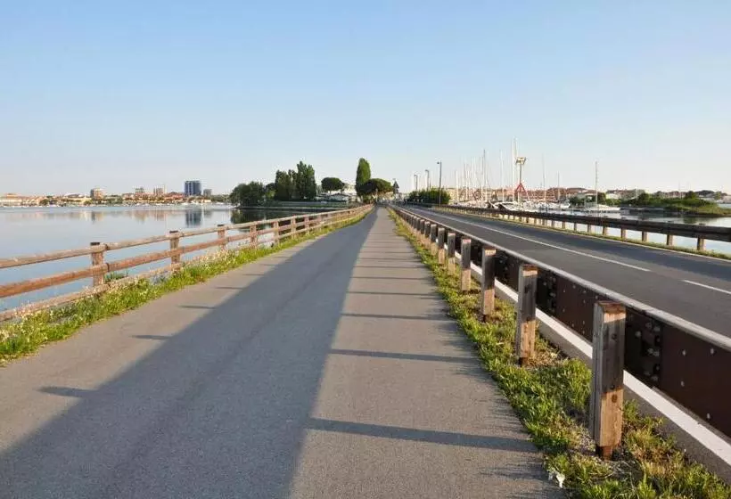 Lacroma Bio Hotel & Apartments