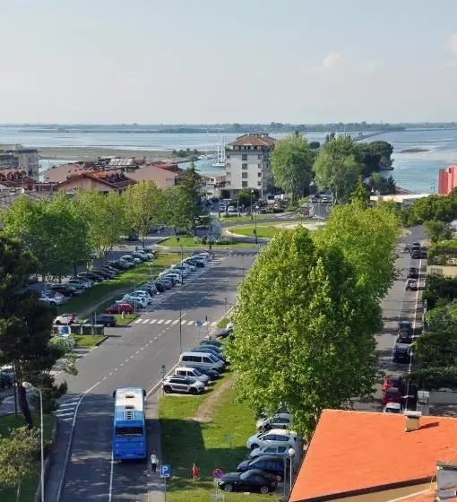 Lacroma Bio Hotel & Apartments