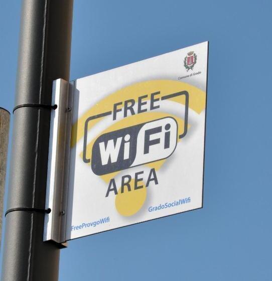 Lacroma Bio Hotel & Apartments